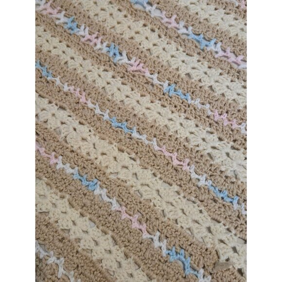 VTG Handmade Crochet Baby Blanket Pastel Pink, Blue, Beige & Scalloped Edges - Picture 7 of 10